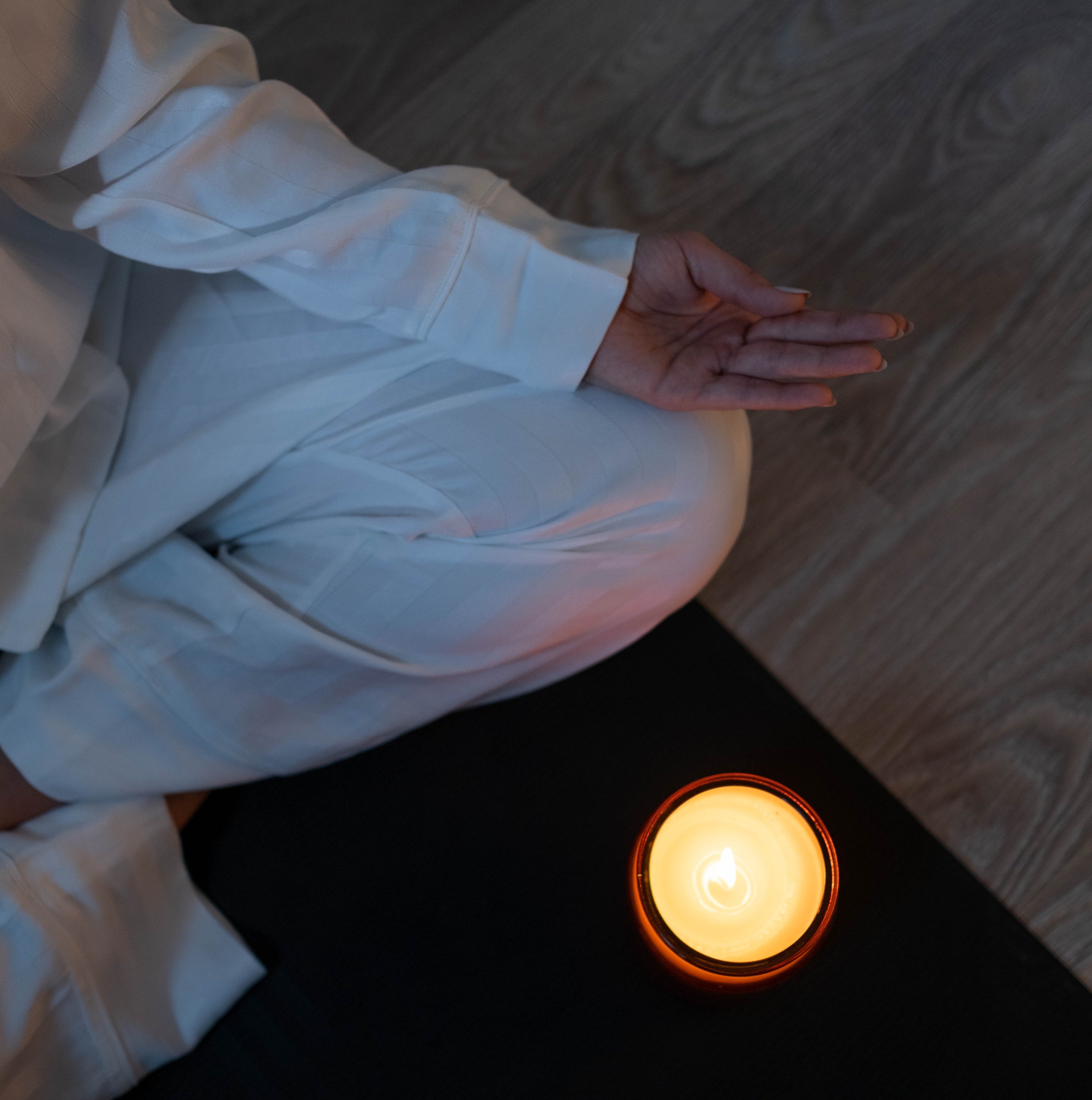 Blog - candle benefits for meditation - naandethic